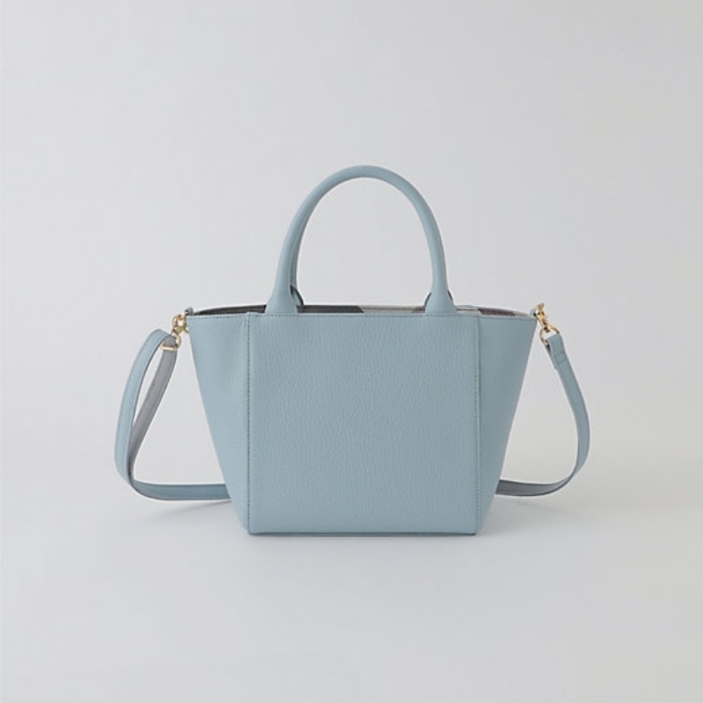 Blue Label Crestridge/Burberry Chic Light Blue Crossbody Bag NWOT - Picture 4 of 10